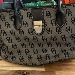 Dooney&bourke purse